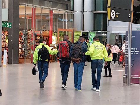 Capturan en el aeropuerto El Dorado a hombre que .